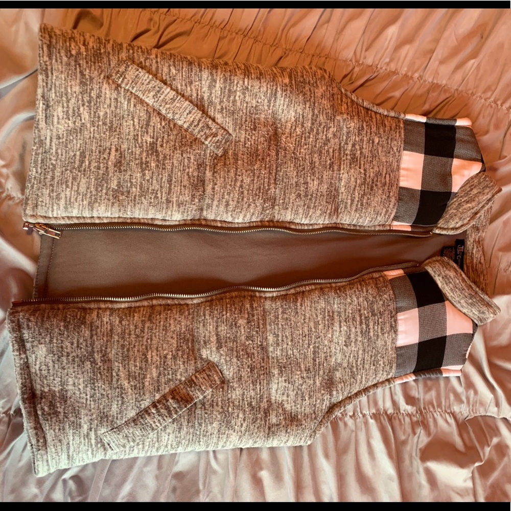 Never Worn Puffy Grey Winter Vest!